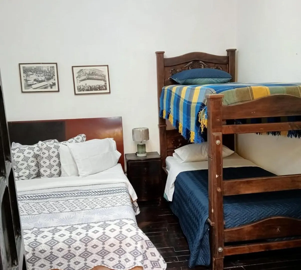 Gasthof Hostal Hanoi En Bogotá